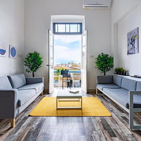 Bee Hostel Limassol Exterior photo