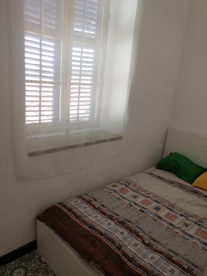 Bee Hostel Limassol Exterior photo