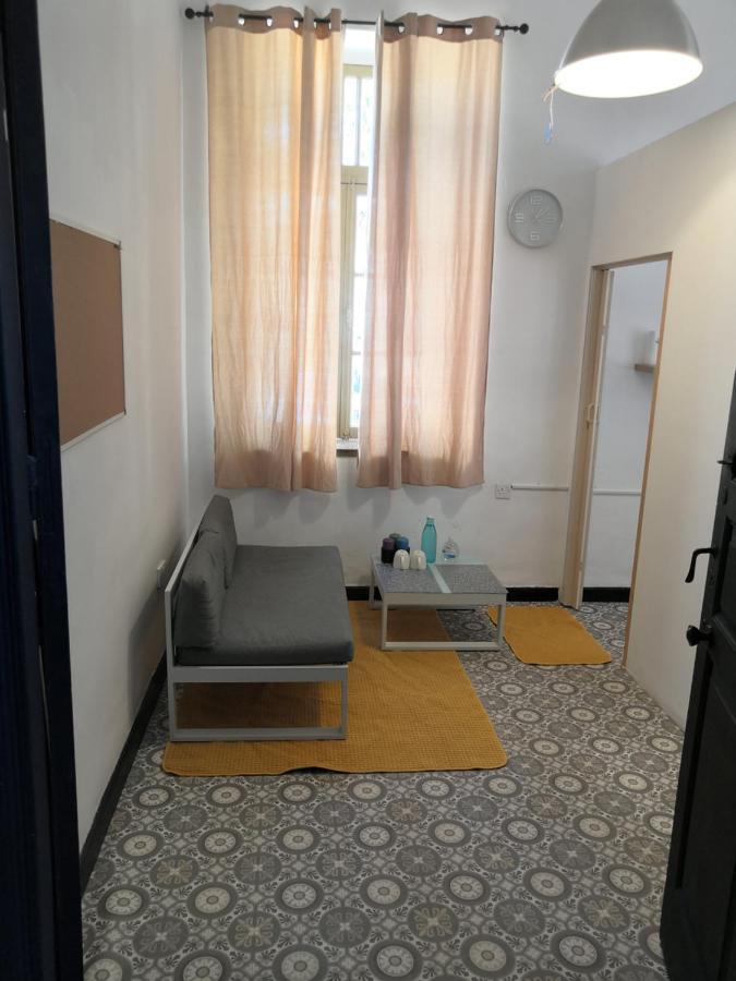 Bee Hostel Limassol Exterior photo